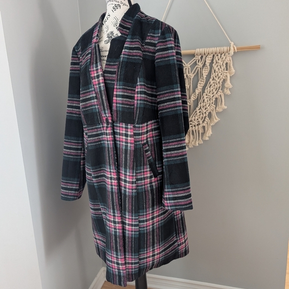 Torrid peacoat Size 00 Black Pink Green Soft - Picture 1 of 7